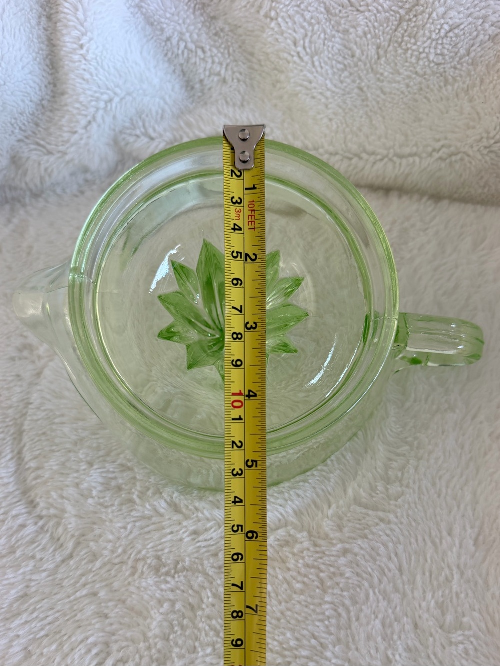 Vintage Green Uranium Glass Citrus Reamer Juicer - Depression Glass - Picture 14 of 14